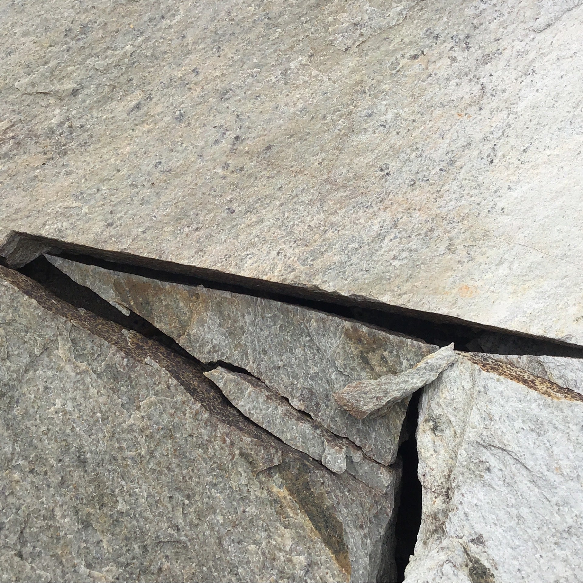 Premium Flagstone Pallets: Natural Stone for Elegant Spaces | Alex ...