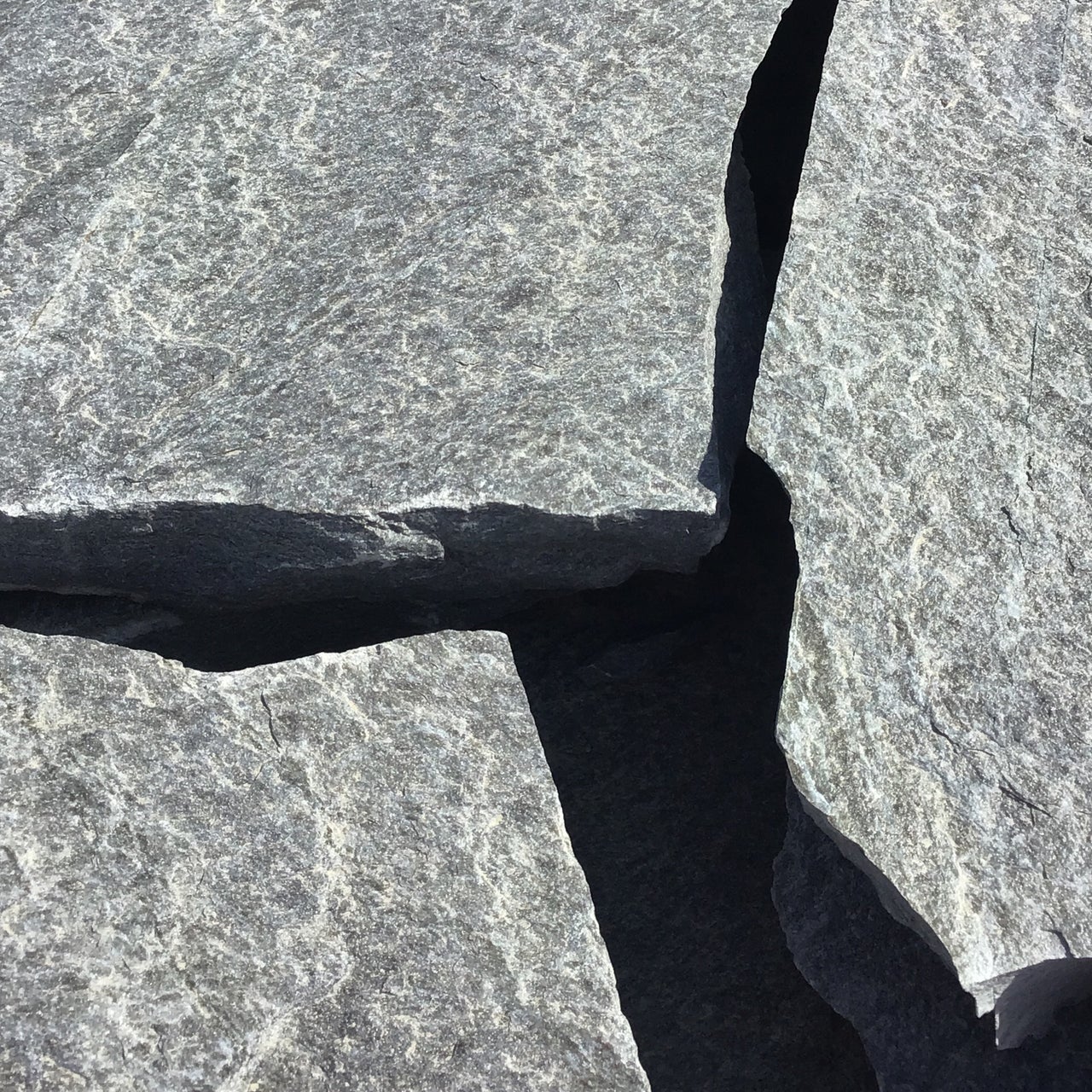 Premium Flagstone Pallets: Natural Stone for Elegant Spaces | Alex ...