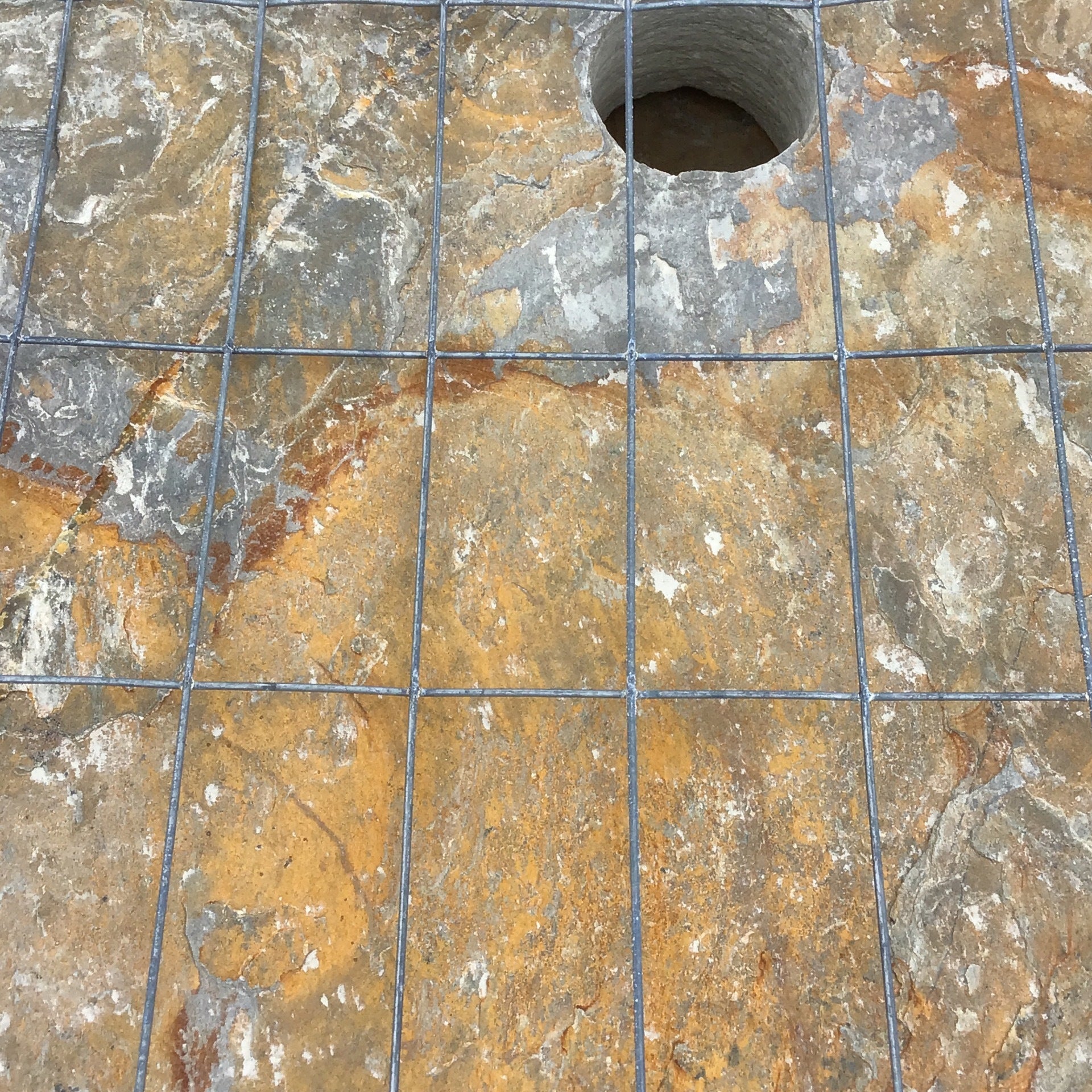 Mojave Slabs Flagstone Pallet | Alex Pinestraw & Mulch, LLC